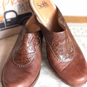 Tooled Leather Sofft Clogs size 8.5